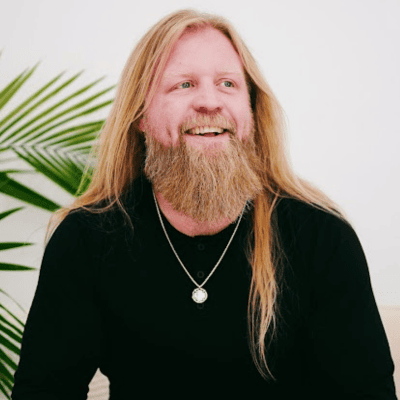 Justin Wren Headshot 400x400 Justin Wren Headshot 400x400